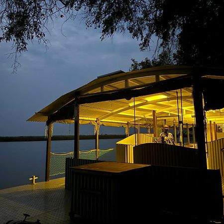 Chobe House Villa And Chalets Касане Экстерьер фото