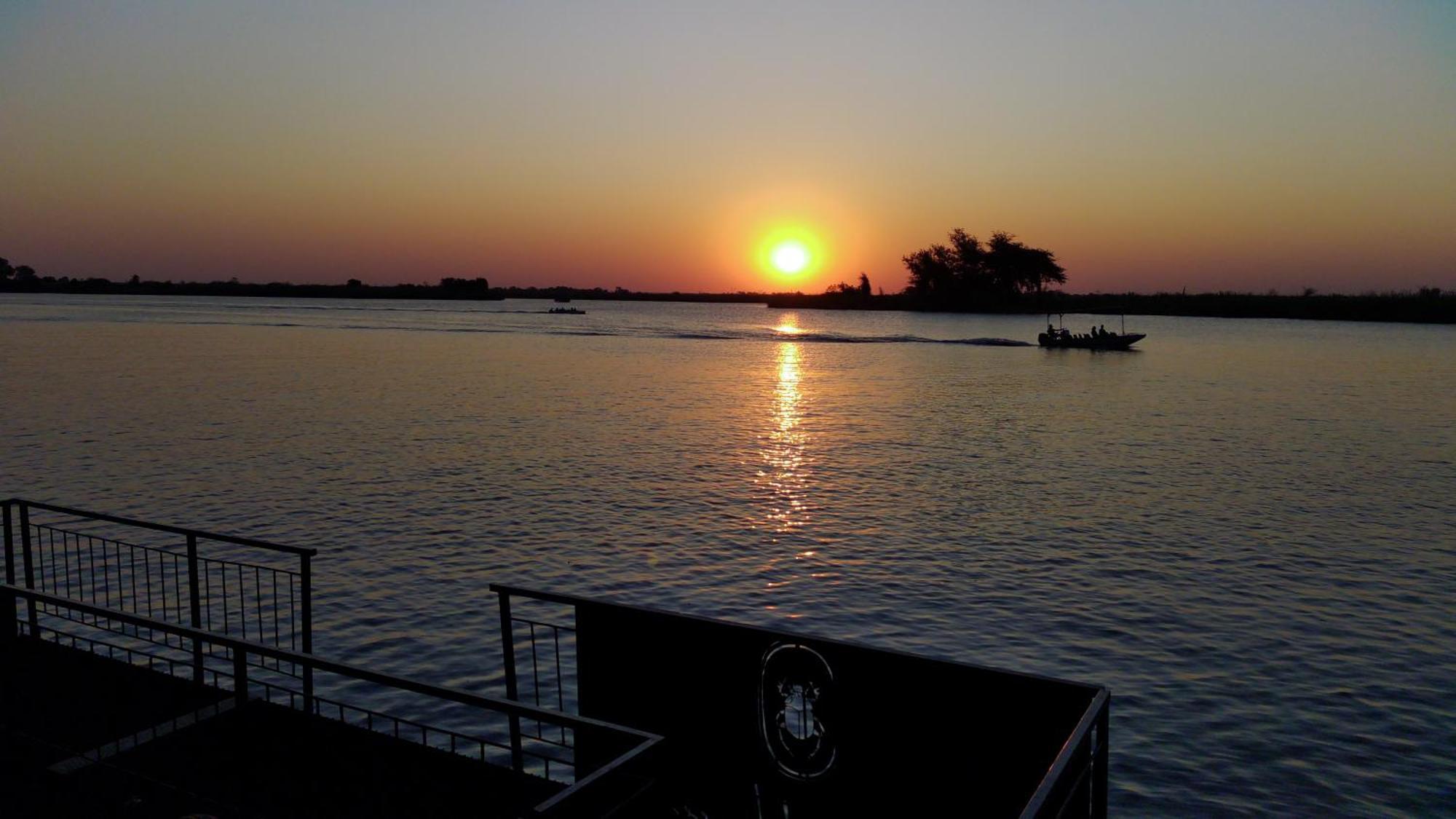 Chobe House Villa And Chalets Касане Экстерьер фото