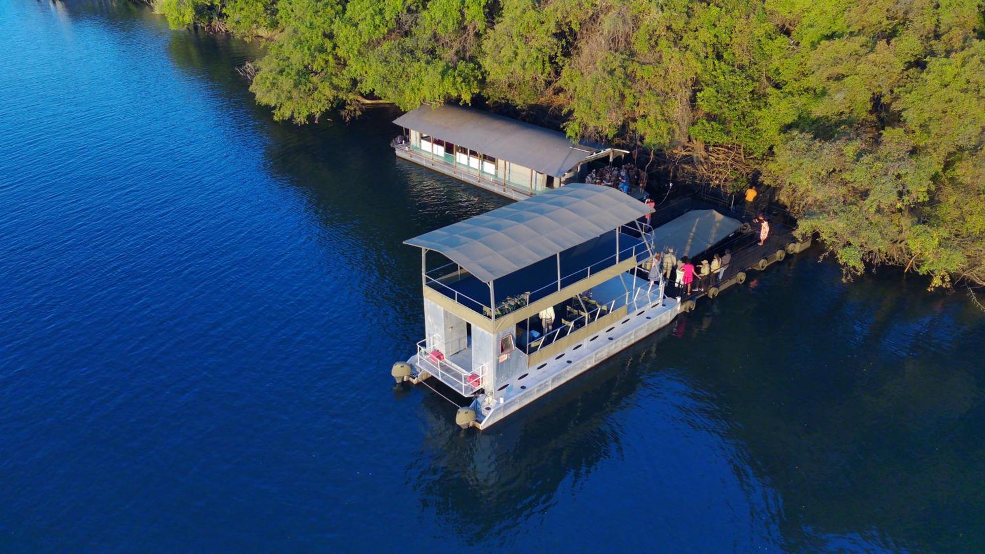 Chobe House Villa And Chalets Касане Экстерьер фото