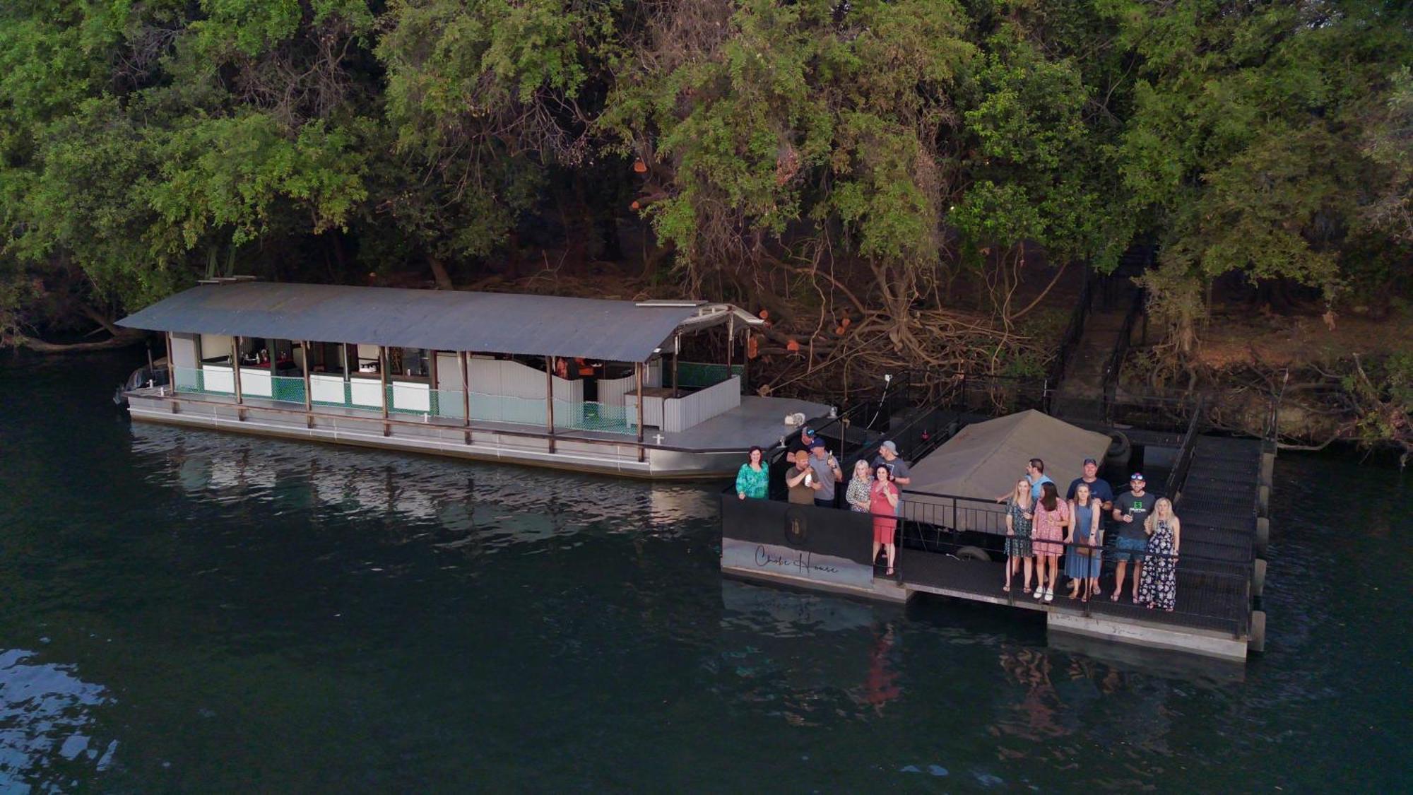 Chobe House Villa And Chalets Касане Экстерьер фото