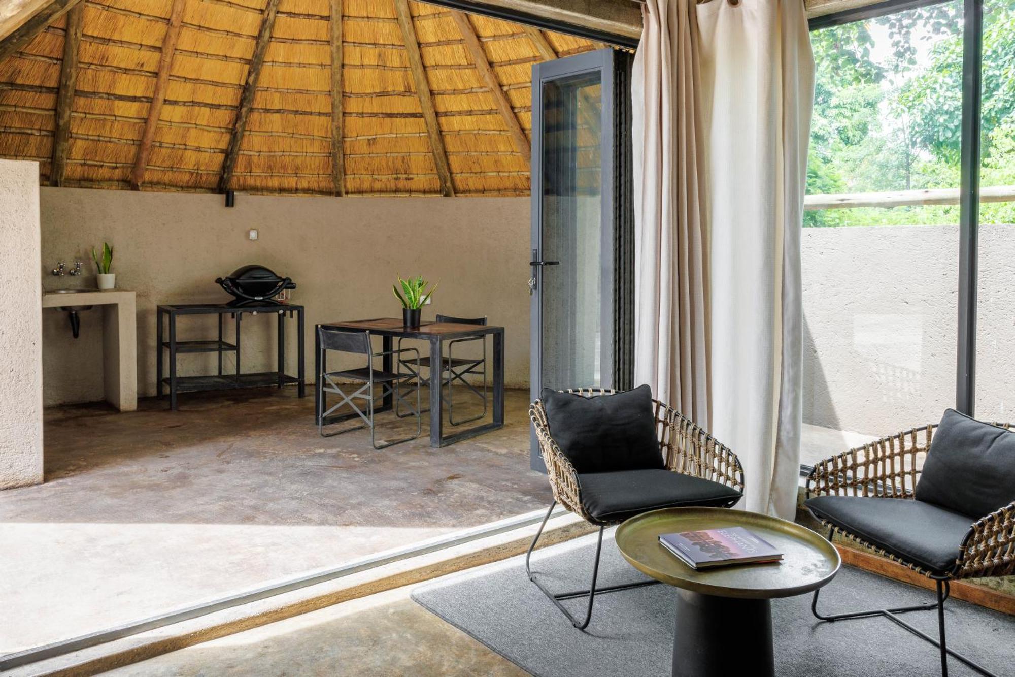 Chobe House Villa And Chalets Касане Экстерьер фото