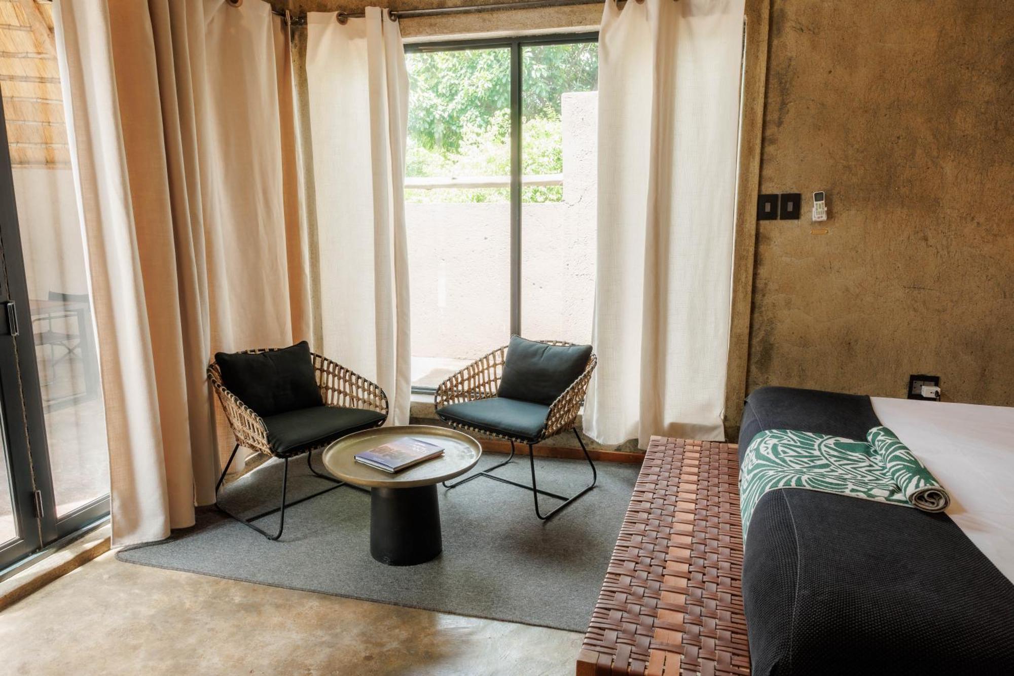 Chobe House Villa And Chalets Касане Экстерьер фото