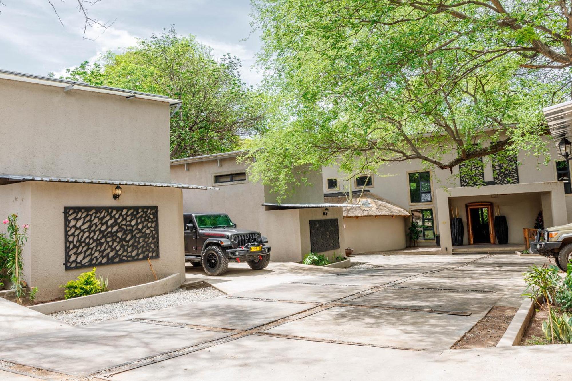 Chobe House Villa And Chalets Касане Экстерьер фото